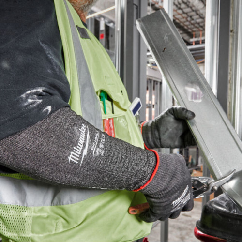 ΜΑΝΙΚΙΑ ΜΕ ΠΡΟΣΤΑΣΙΑ ΚΟΠΗΣ LEVEL E