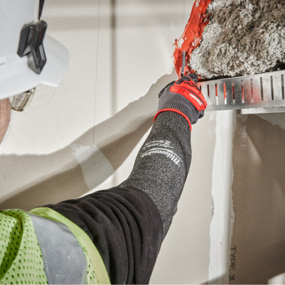 ΜΑΝΙΚΙΑ ΜΕ ΠΡΟΣΤΑΣΙΑ ΚΟΠΗΣ LEVEL E